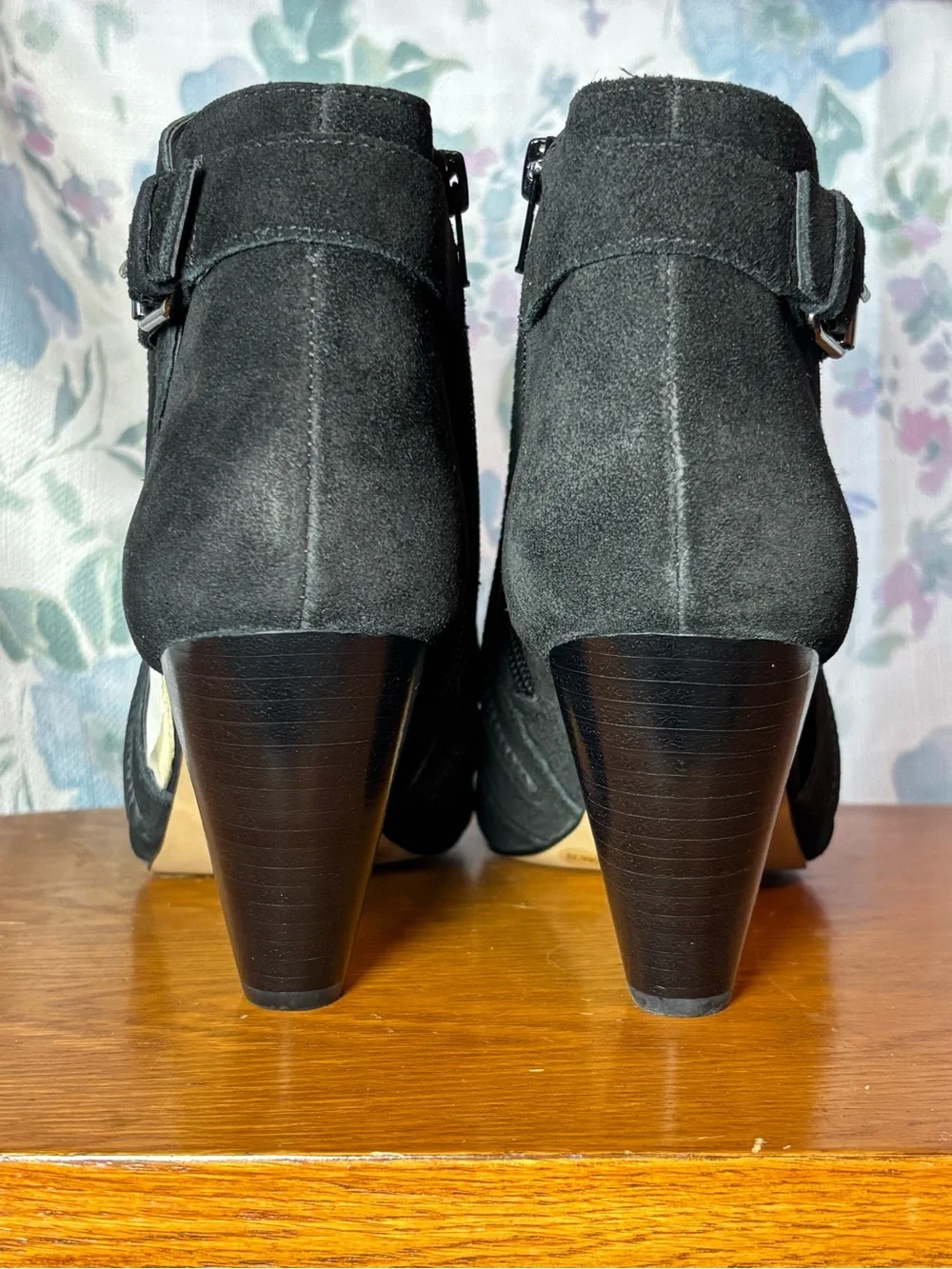 Vince Camuto vince camuto